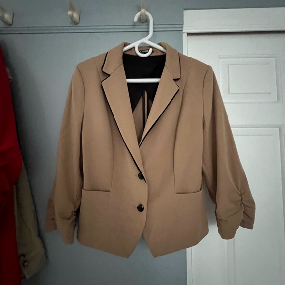 Tan Express Blazer goes great with jeans or black dress pants - Picture 5 of 6